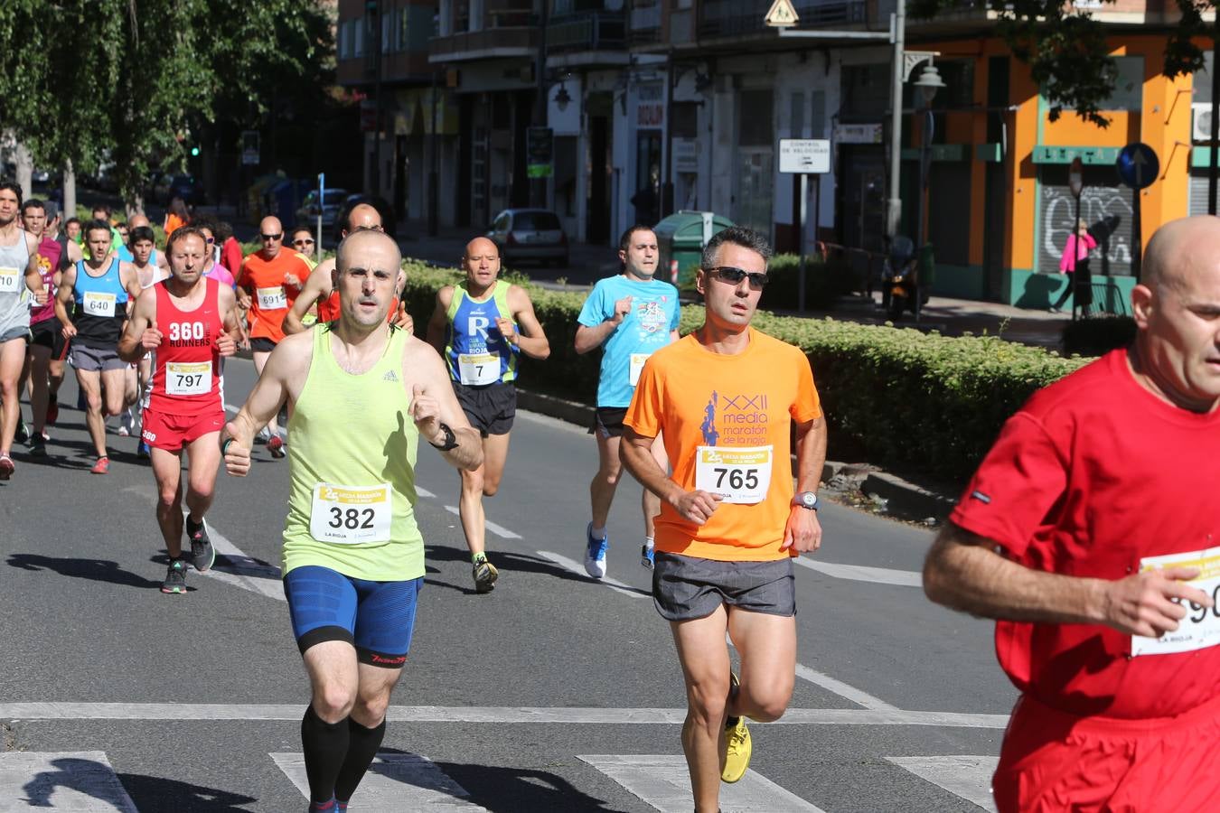 Una fiesta a todo ritmo por las calles de Logroño (II)