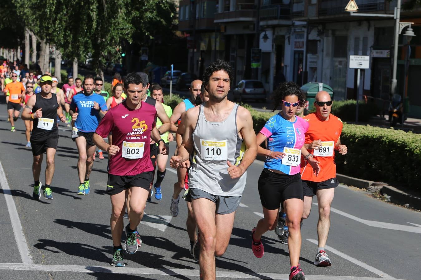 Una fiesta a todo ritmo por las calles de Logroño (II)