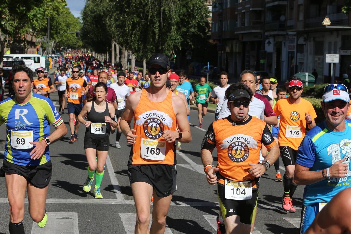 Una fiesta a todo ritmo por las calles de Logroño (II)