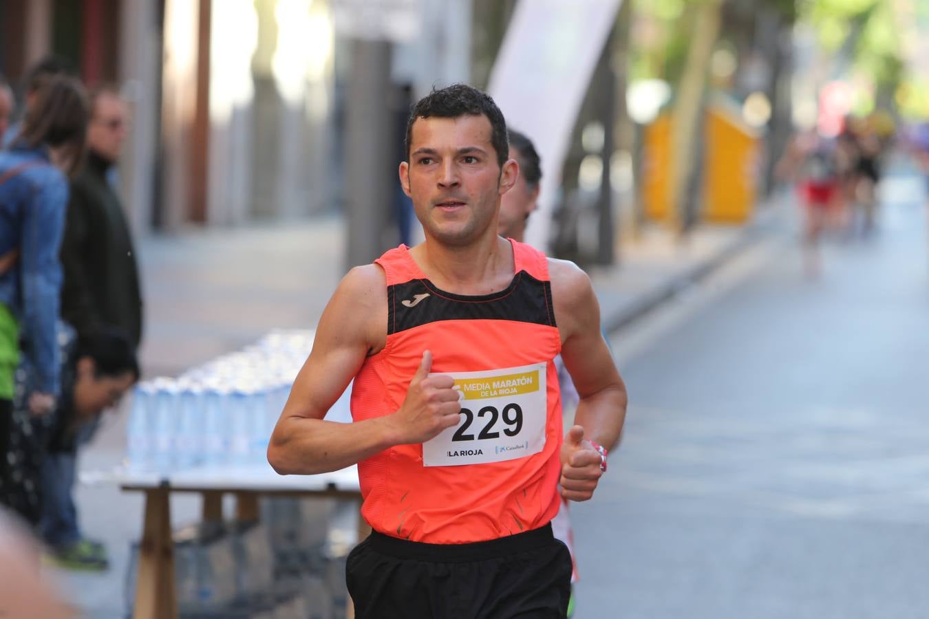Una fiesta a todo ritmo por las calles de Logroño (III)