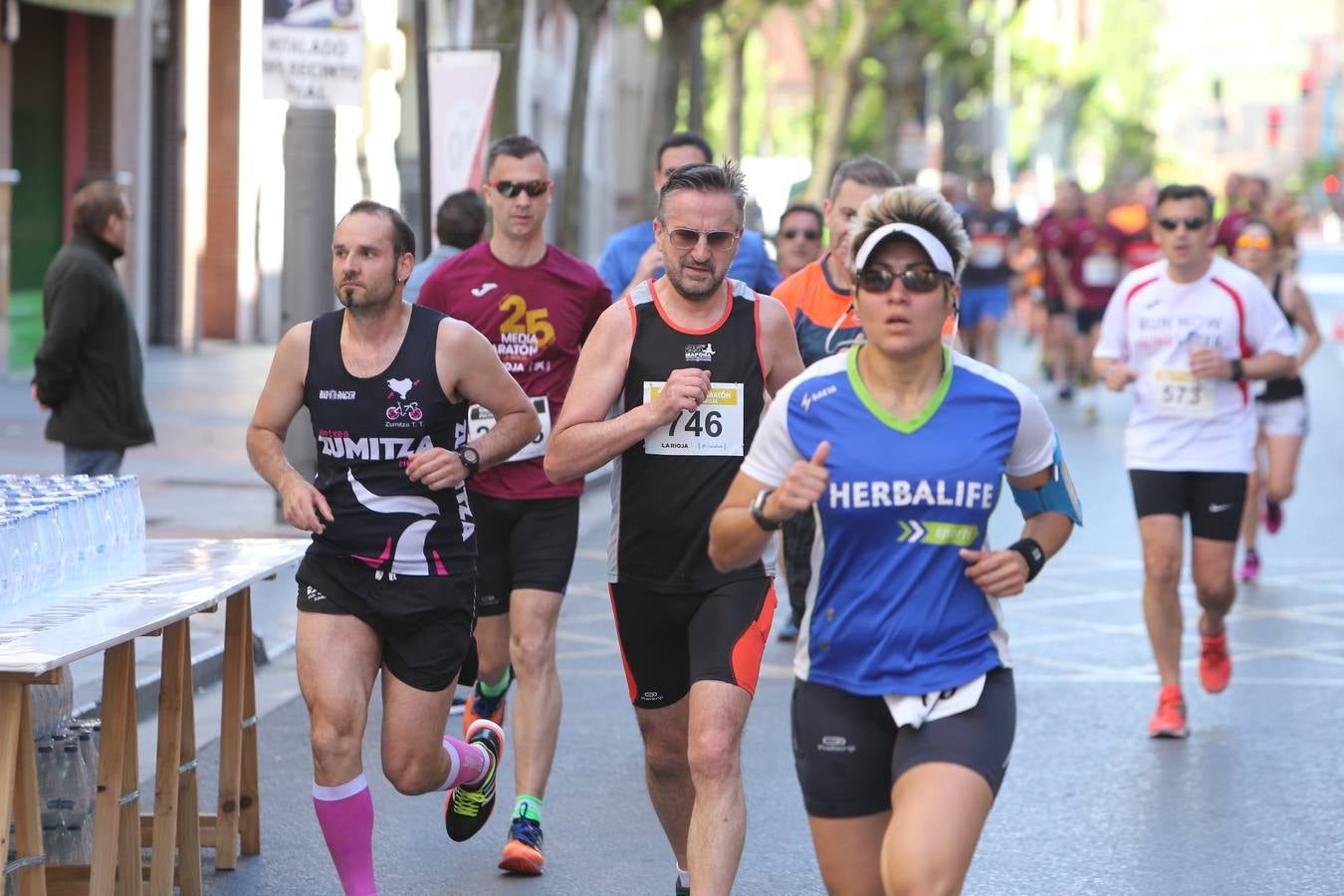 Una fiesta a todo ritmo por las calles de Logroño (V)