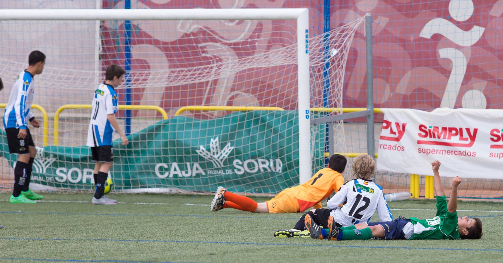 Los penaltis clasifican al Berceo