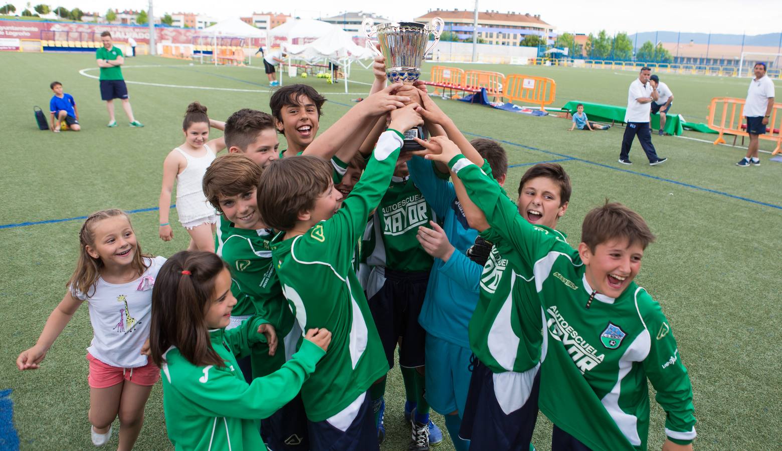 Los penaltis clasifican al Berceo