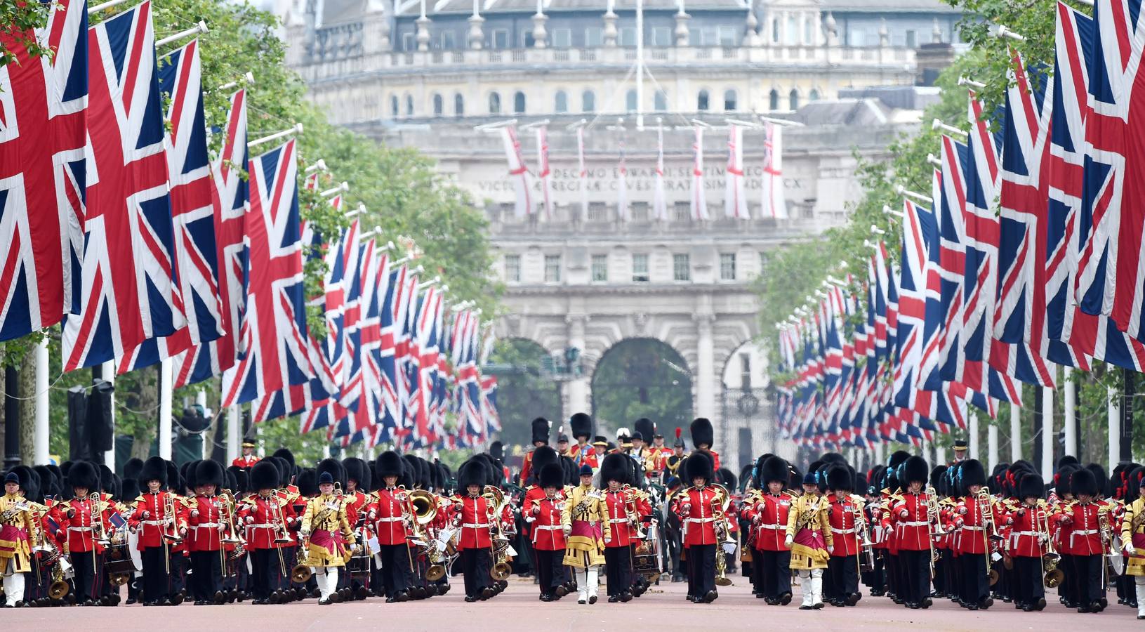 Londres celebra el 90 cumpleaños de Isabel II