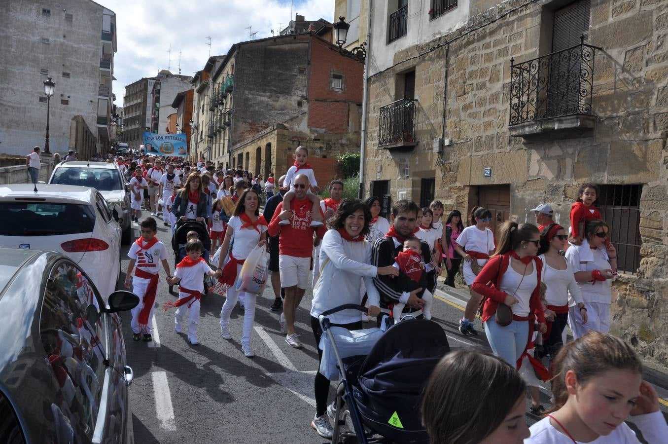 Los niños disfrutan de la Batalla del Vino Infantil