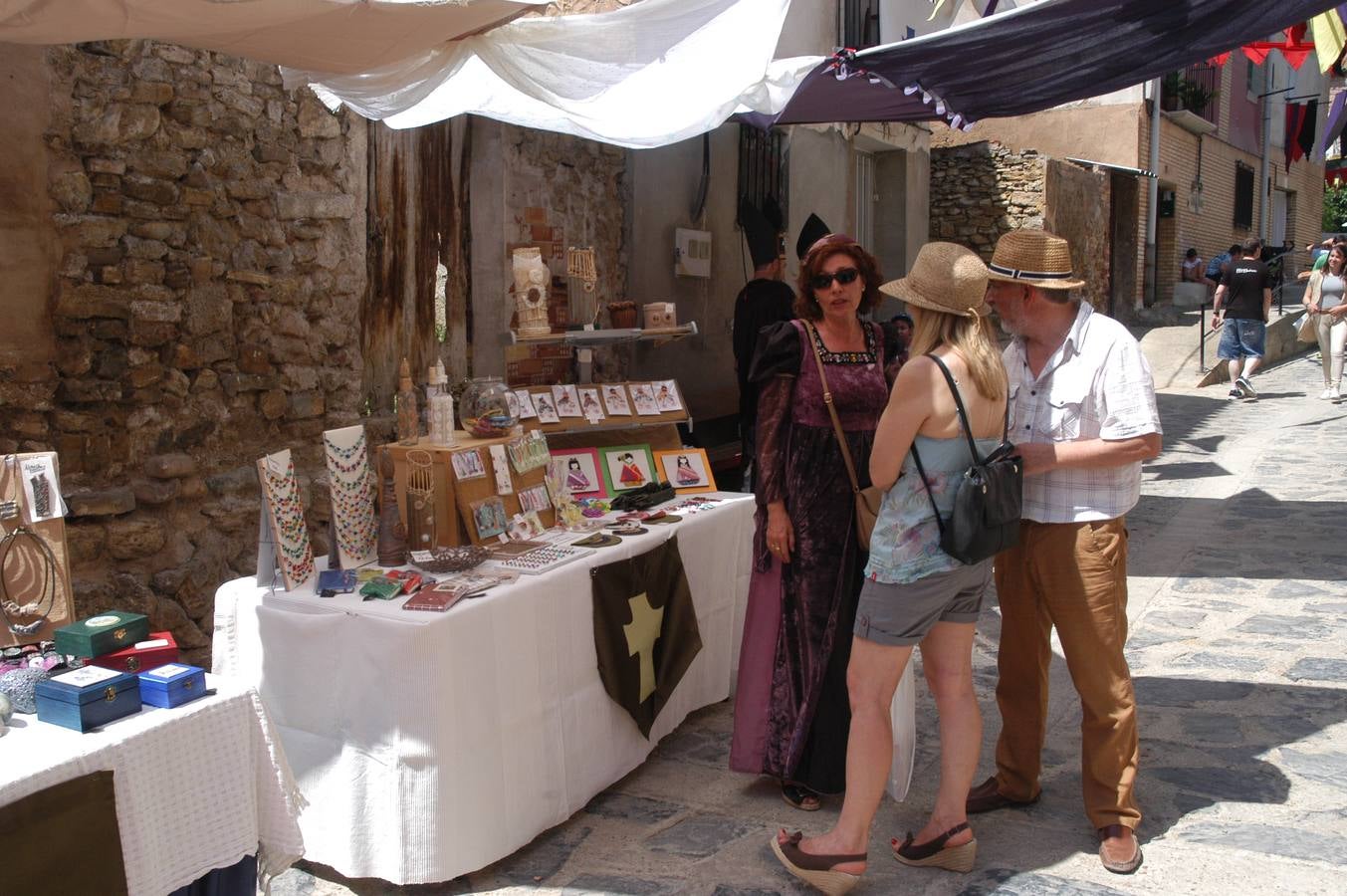 Primera jornada de la VI feria de las Tres Culturas en Cervera