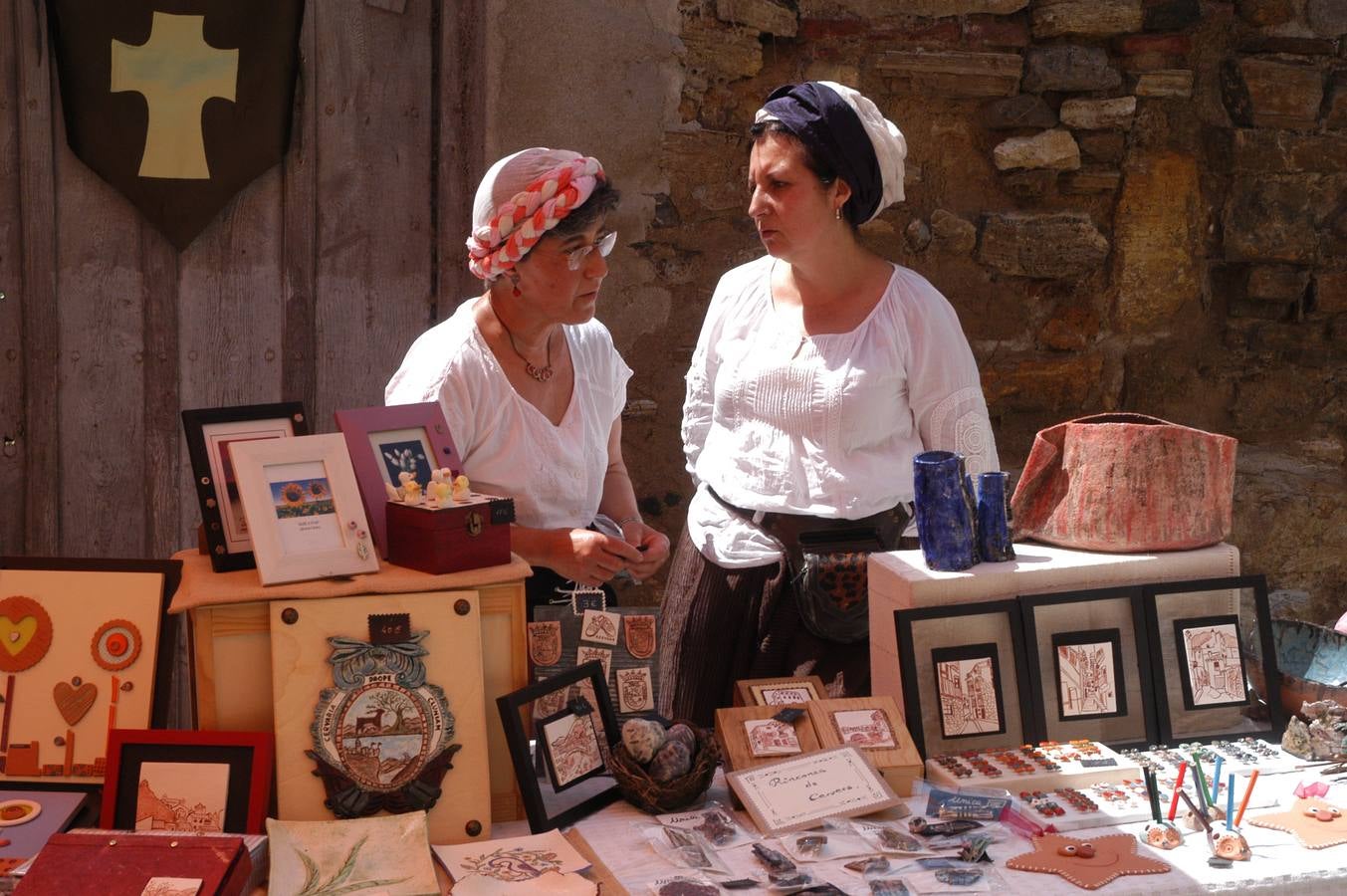 Primera jornada de la VI feria de las Tres Culturas en Cervera