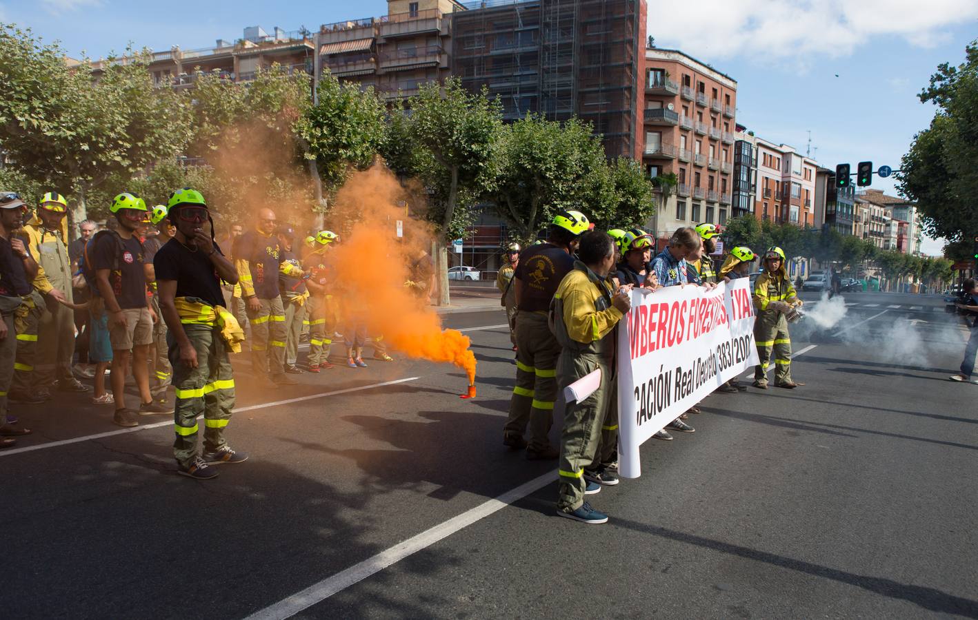 Los retenes se manifiestan para reclamar la categoría de Bombero Forestal