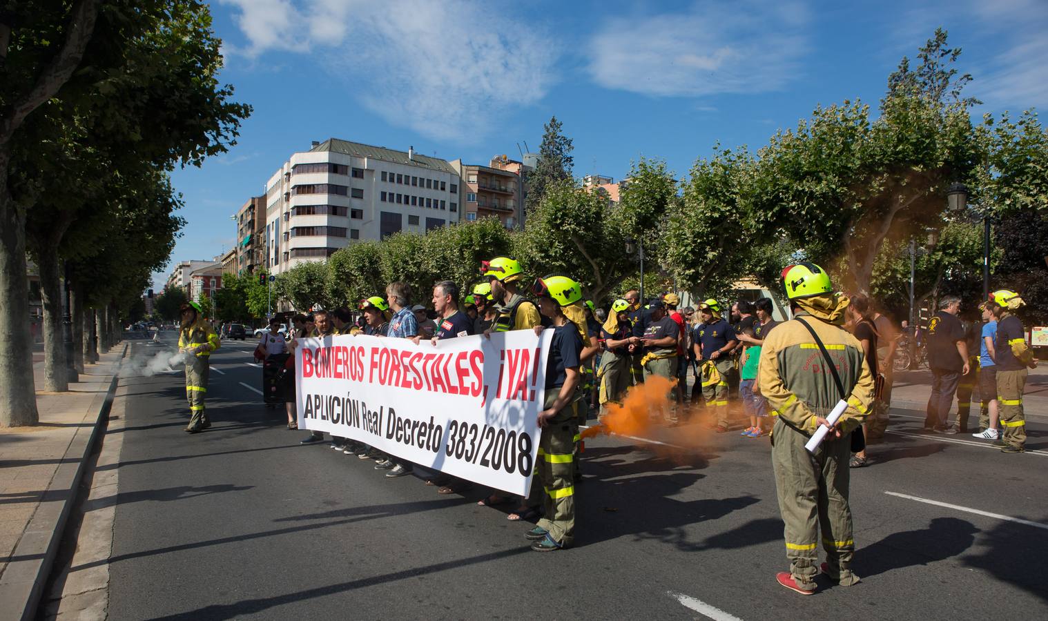 Los retenes se manifiestan para reclamar la categoría de Bombero Forestal