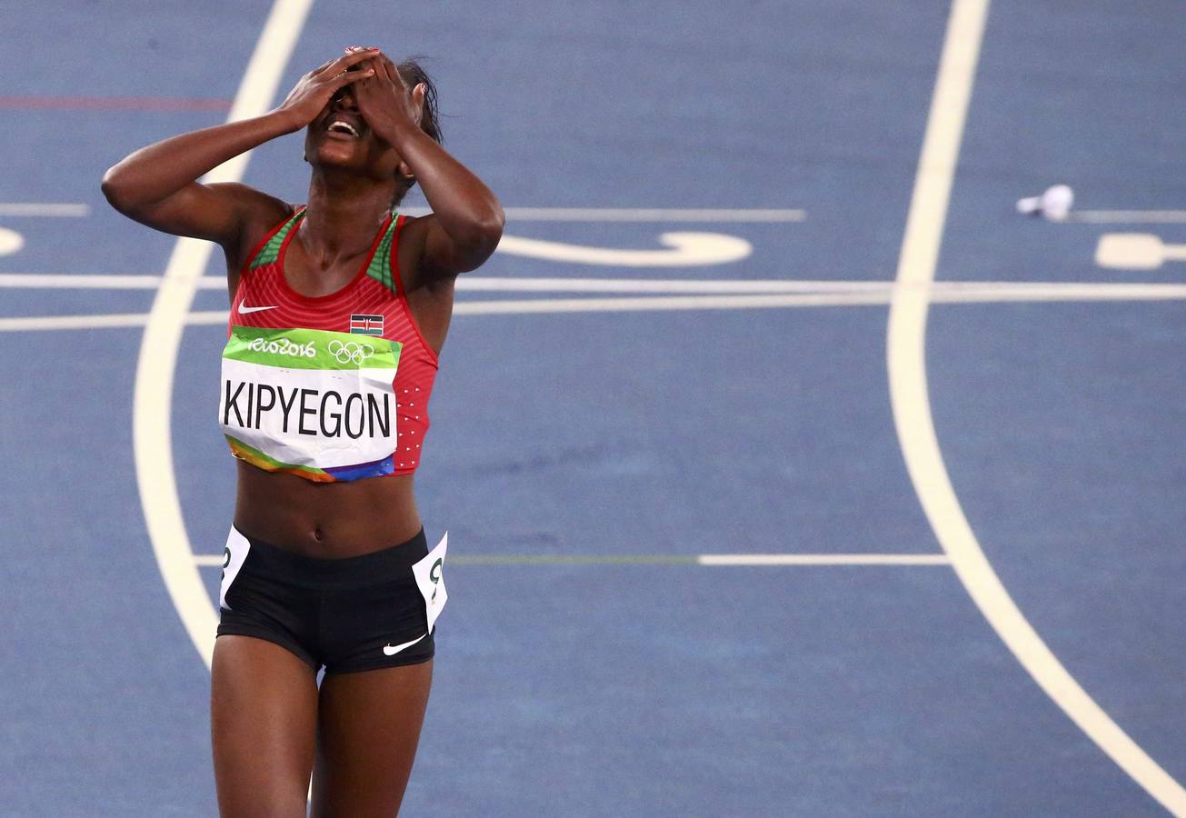 Faith Chepngetich Kipyegon sorprende a Dibaba