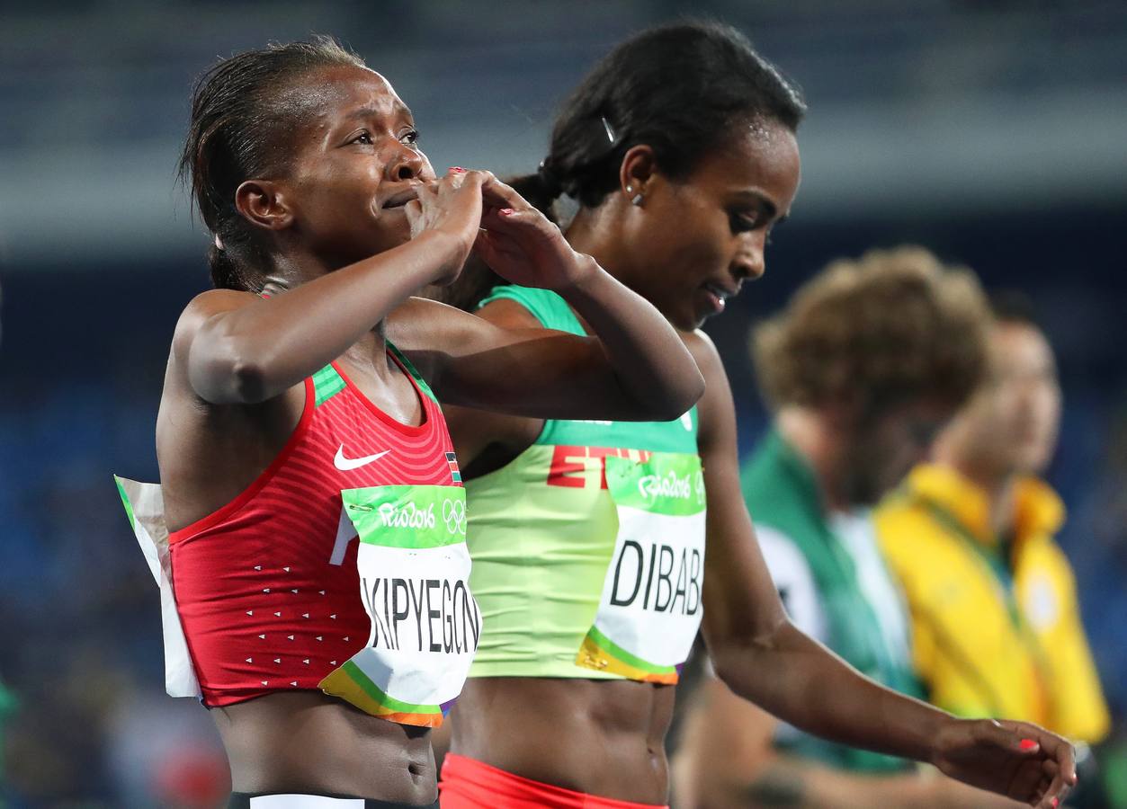 Faith Chepngetich Kipyegon sorprende a Dibaba