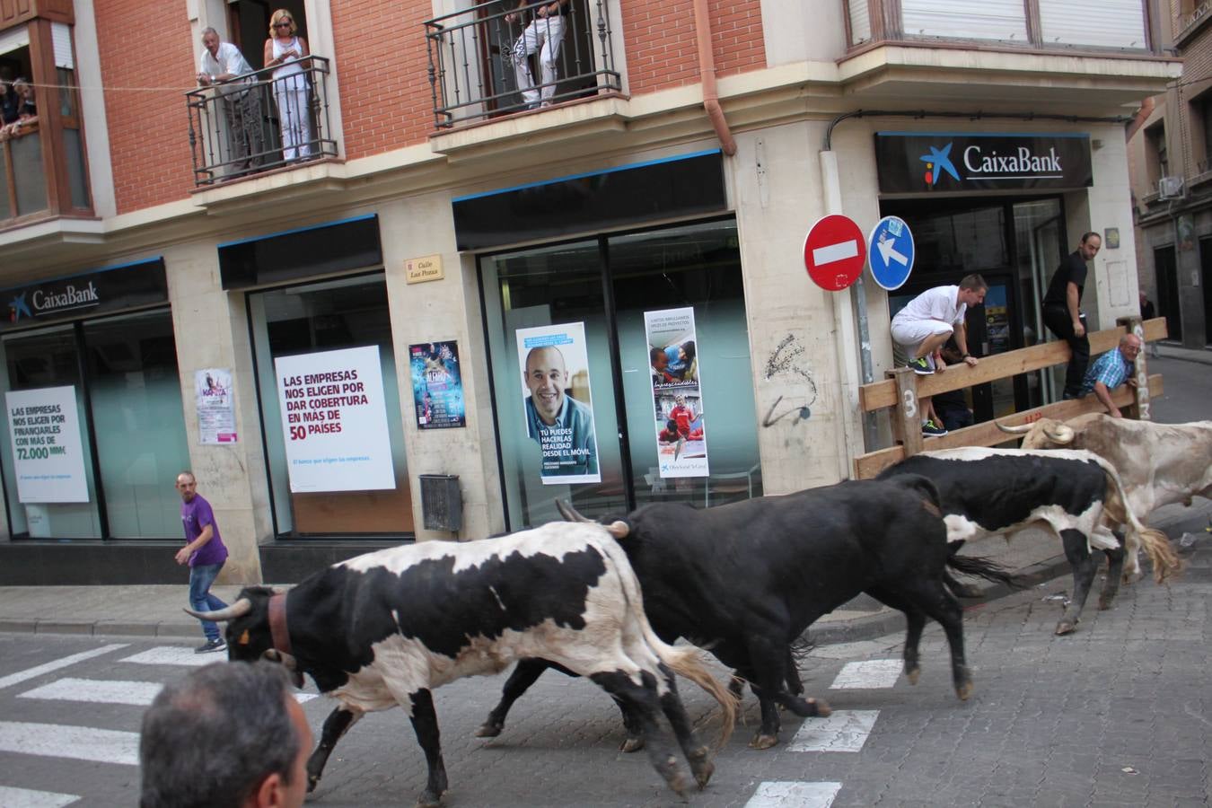 Alfaro se desanuda el pañuelo