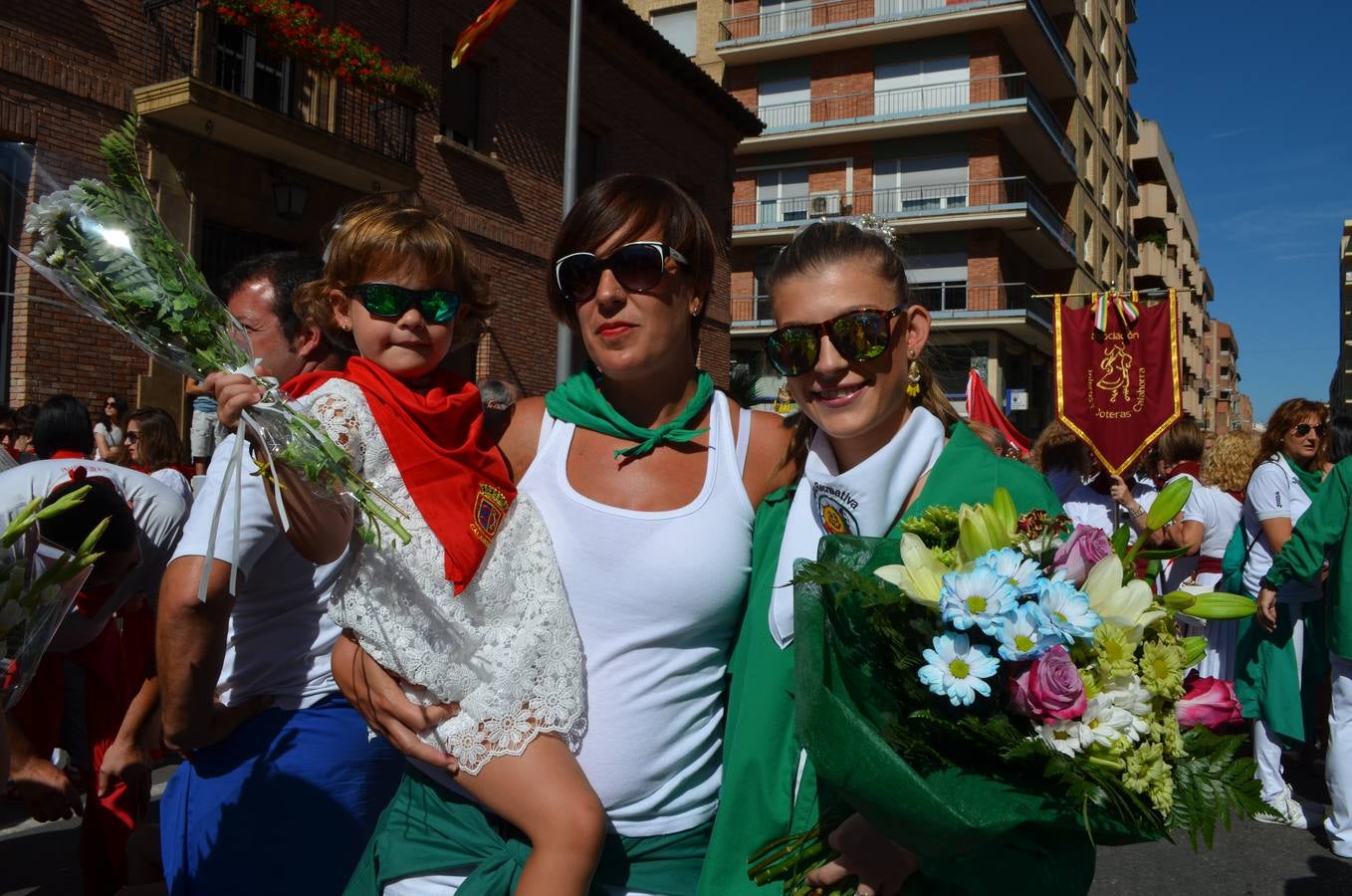 Calahorra se vuelca con la Ofrenda de Flores