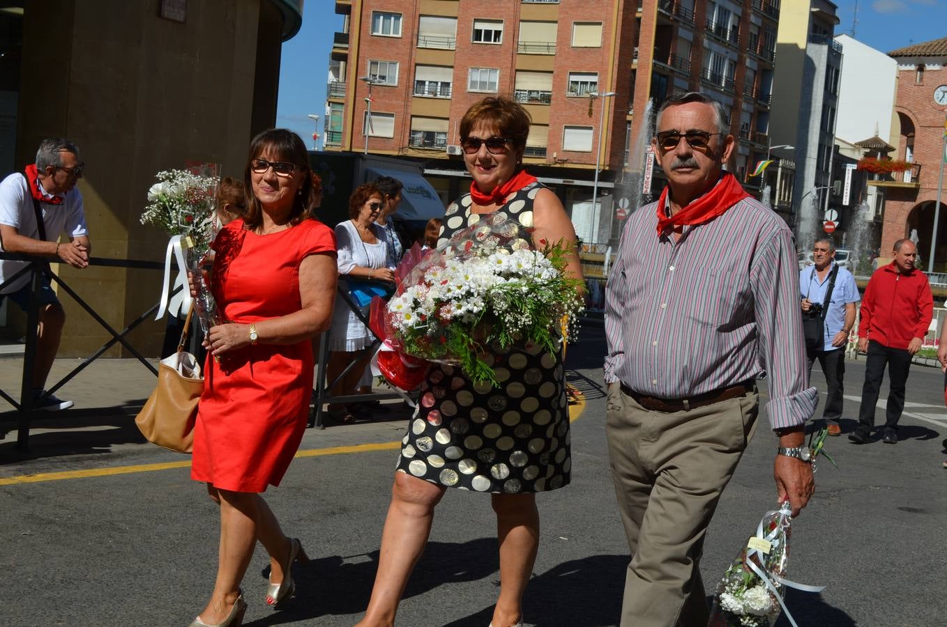 Calahorra se vuelca con la Ofrenda de Flores