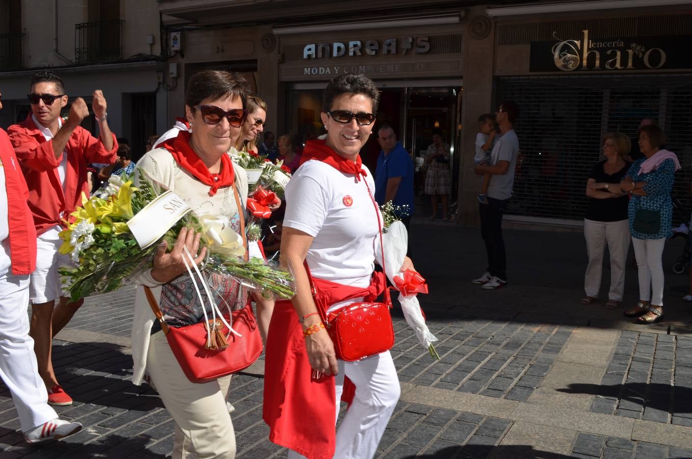 Calahorra se vuelca con la Ofrenda de Flores