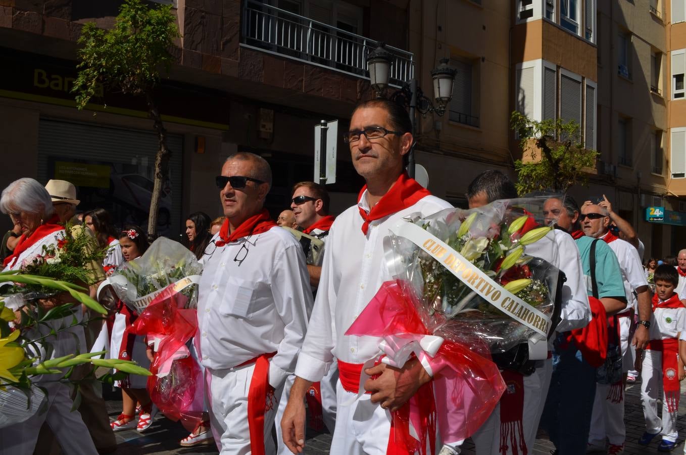 Calahorra se vuelca con la Ofrenda de Flores