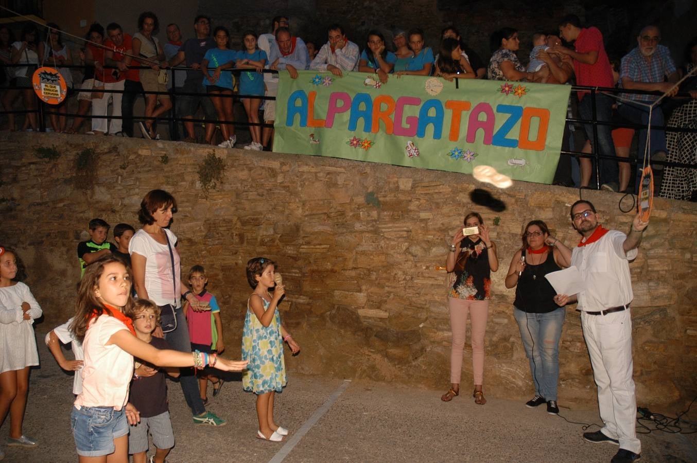 Concurso internacional de lanzamiento de alpargat en Cervera