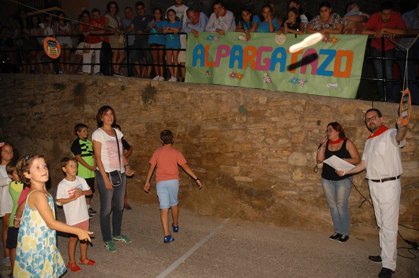Concurso internacional de lanzamiento de alpargat en Cervera