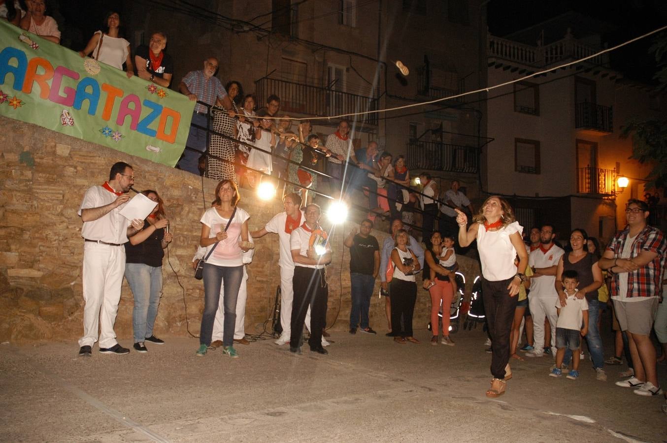 Concurso internacional de lanzamiento de alpargat en Cervera