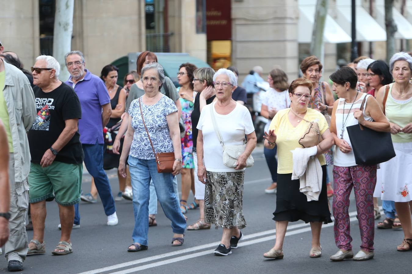 Manifestación para exigir el mantenimiento de la gratuidad en el parking del San Pedro