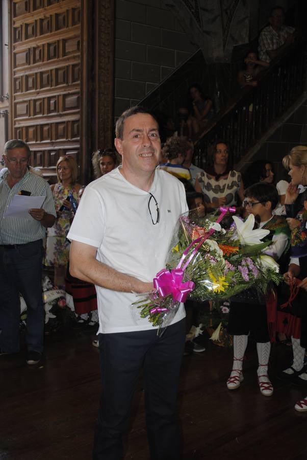 Ofrenda floral a la Virgen de la Antigua en Alberite