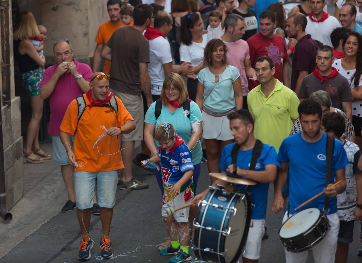 Murillo lanza el cohete y celebra la imposición de pañuelos