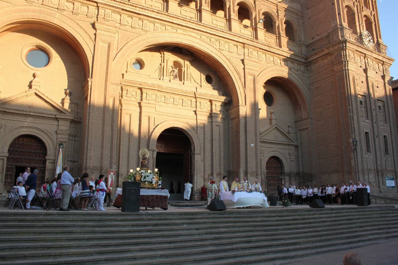 Día grande por la virgen del Burgo en Alfaro