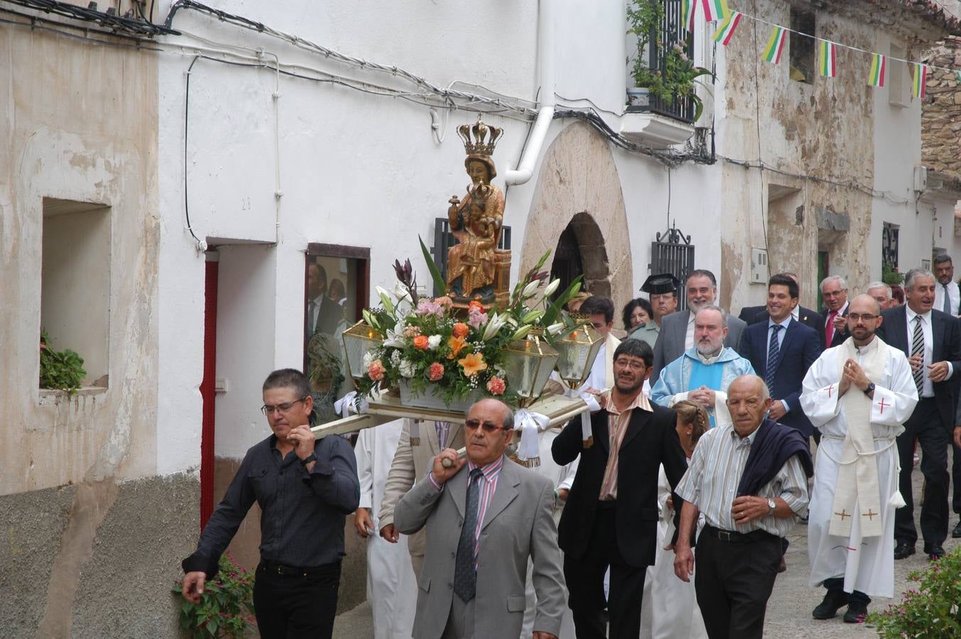 Grávalos celebra su día grande con la procesión de la Virgen de la Antigua