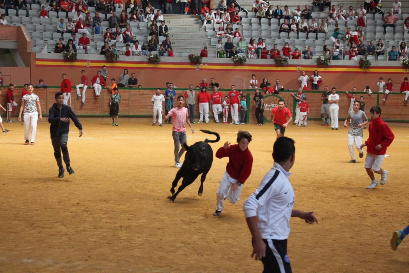 Arnedo se lanza a la calle en el tercer día de fiestas