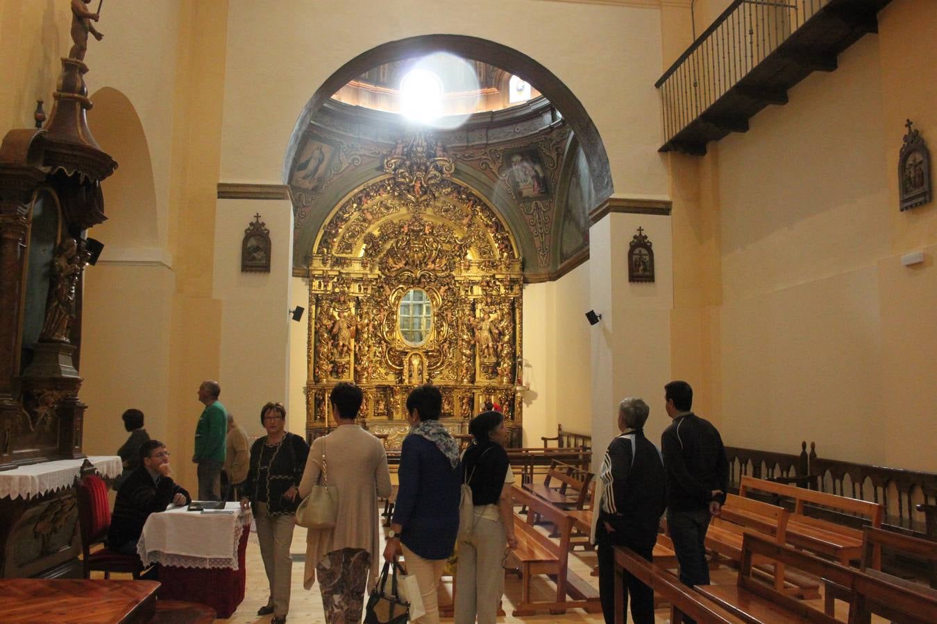 Puertas abiertas en la restaurada iglesia del Burgo