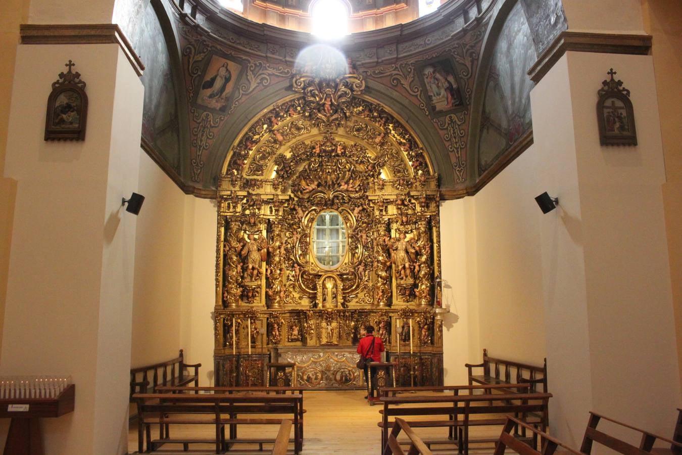 Puertas abiertas en la restaurada iglesia del Burgo