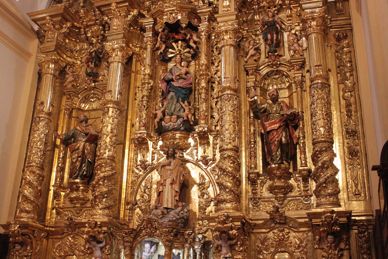 Puertas abiertas en la restaurada iglesia del Burgo