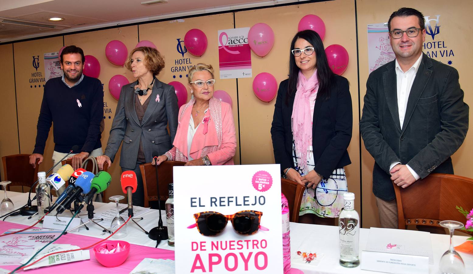 Logroño, su comercio y los ciudadanos se vuelcan con el Día del Cáncer de Mama