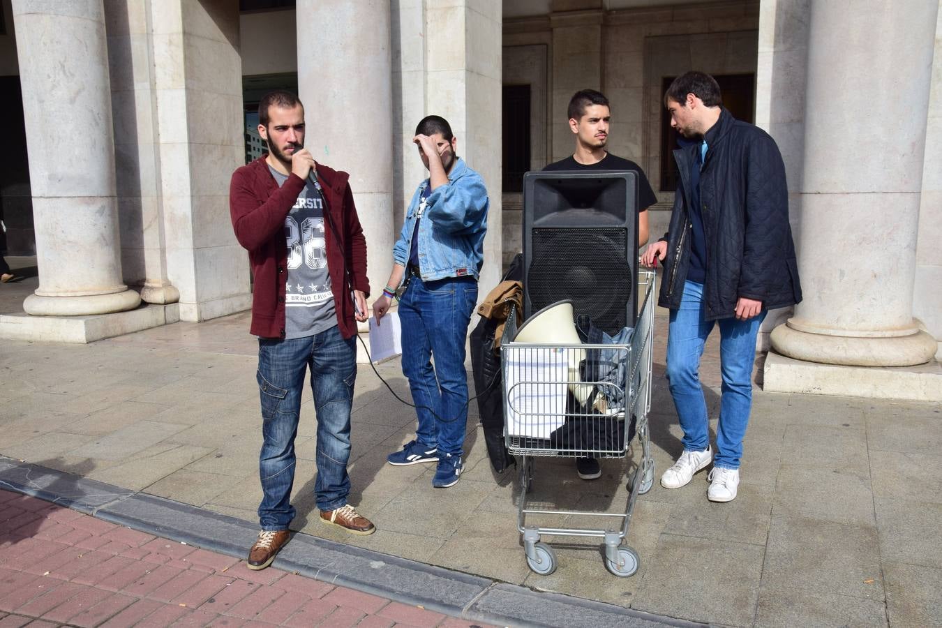 Manifestación de estudiantes en Logroño contra las reválidas y la LOMCE