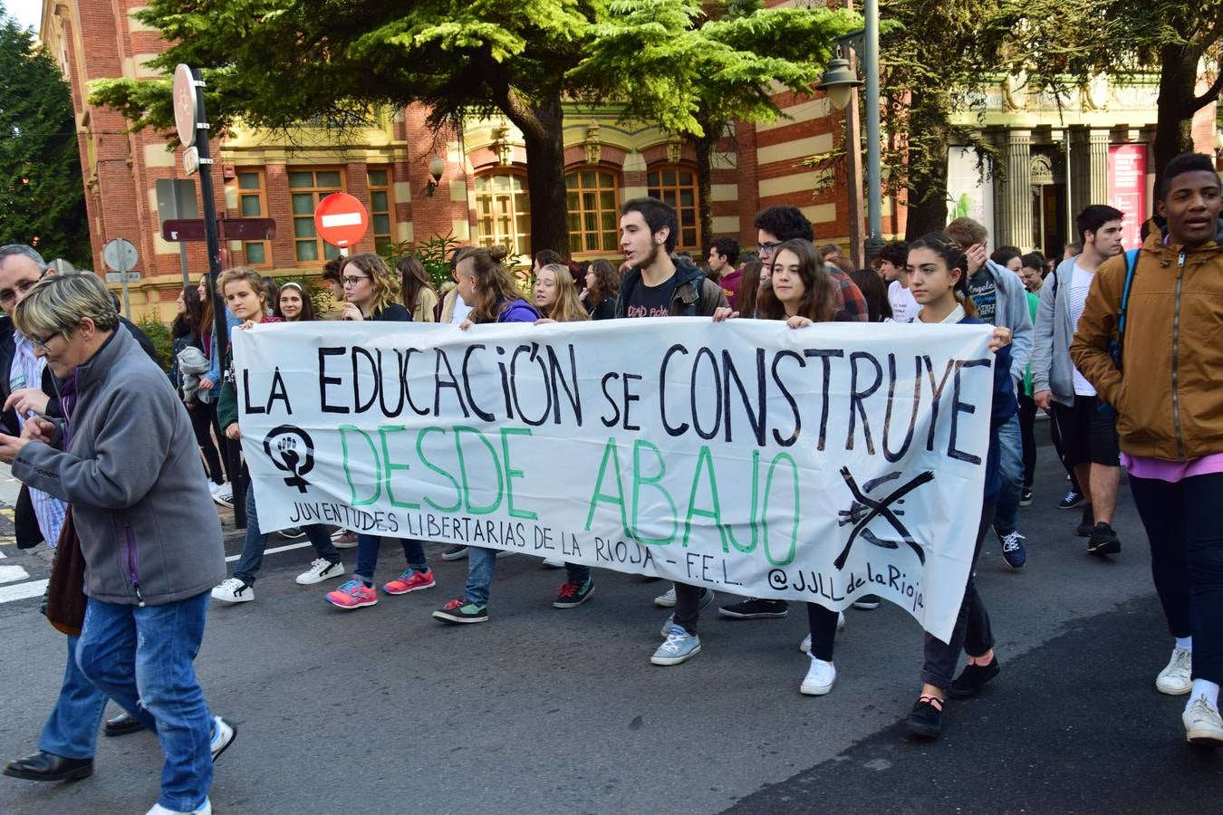 Manifestación de estudiantes en Logroño contra las reválidas y la LOMCE