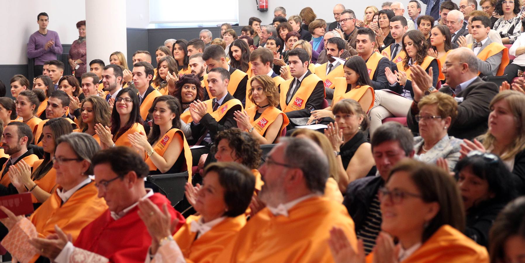 Día de graduación en la Facultad de Ciencias Empresariales de la UR