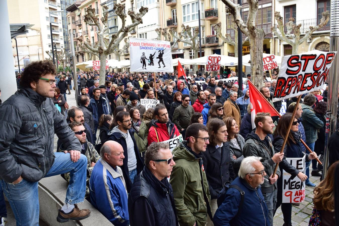 Unas 300 personas se manifiestan por el fin del proceso de los detenidos en el 14N