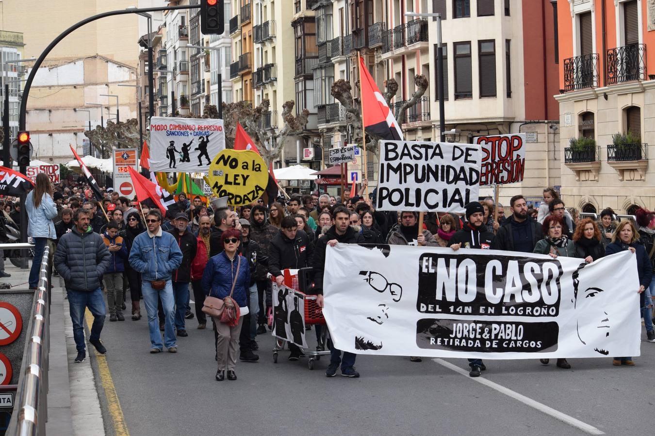 Unas 300 personas se manifiestan por el fin del proceso de los detenidos en el 14N