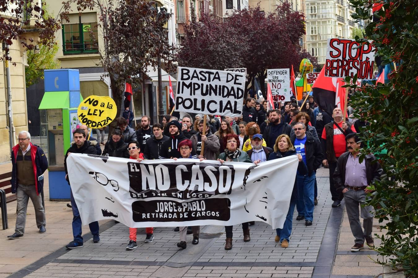 Unas 300 personas se manifiestan por el fin del proceso de los detenidos en el 14N