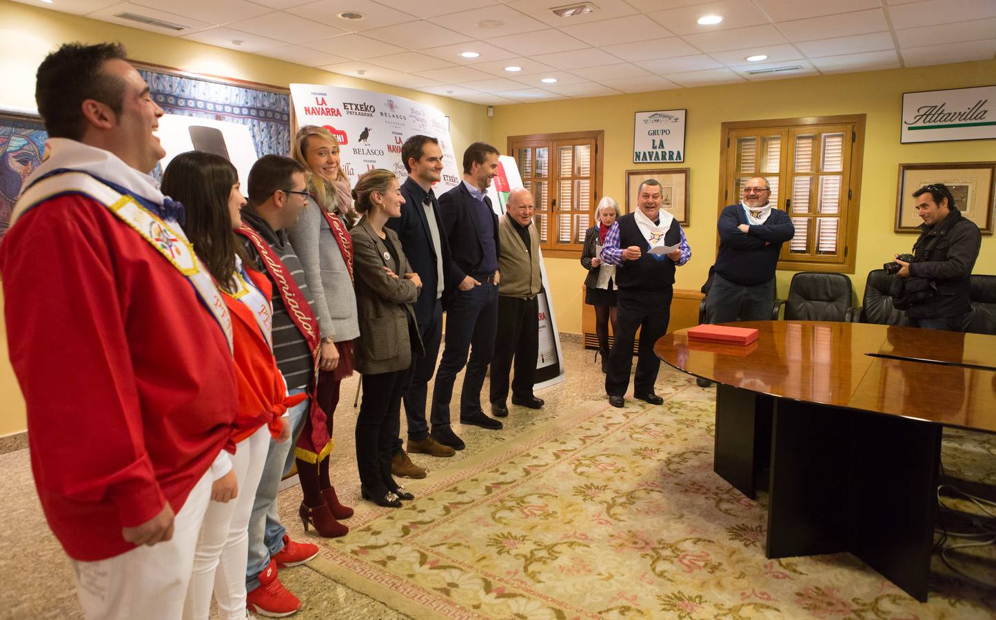 Julen Lopetegui recibe las &quot;llaves de oro del chamizo&quot; de la Peña Logroño