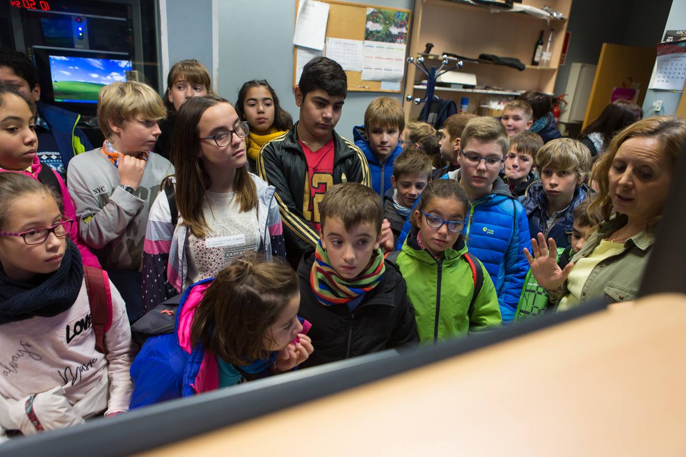 Los alumnos del Cra Moncalvillo de Entrena han visitado la multimedia de Diario LA RIOJA