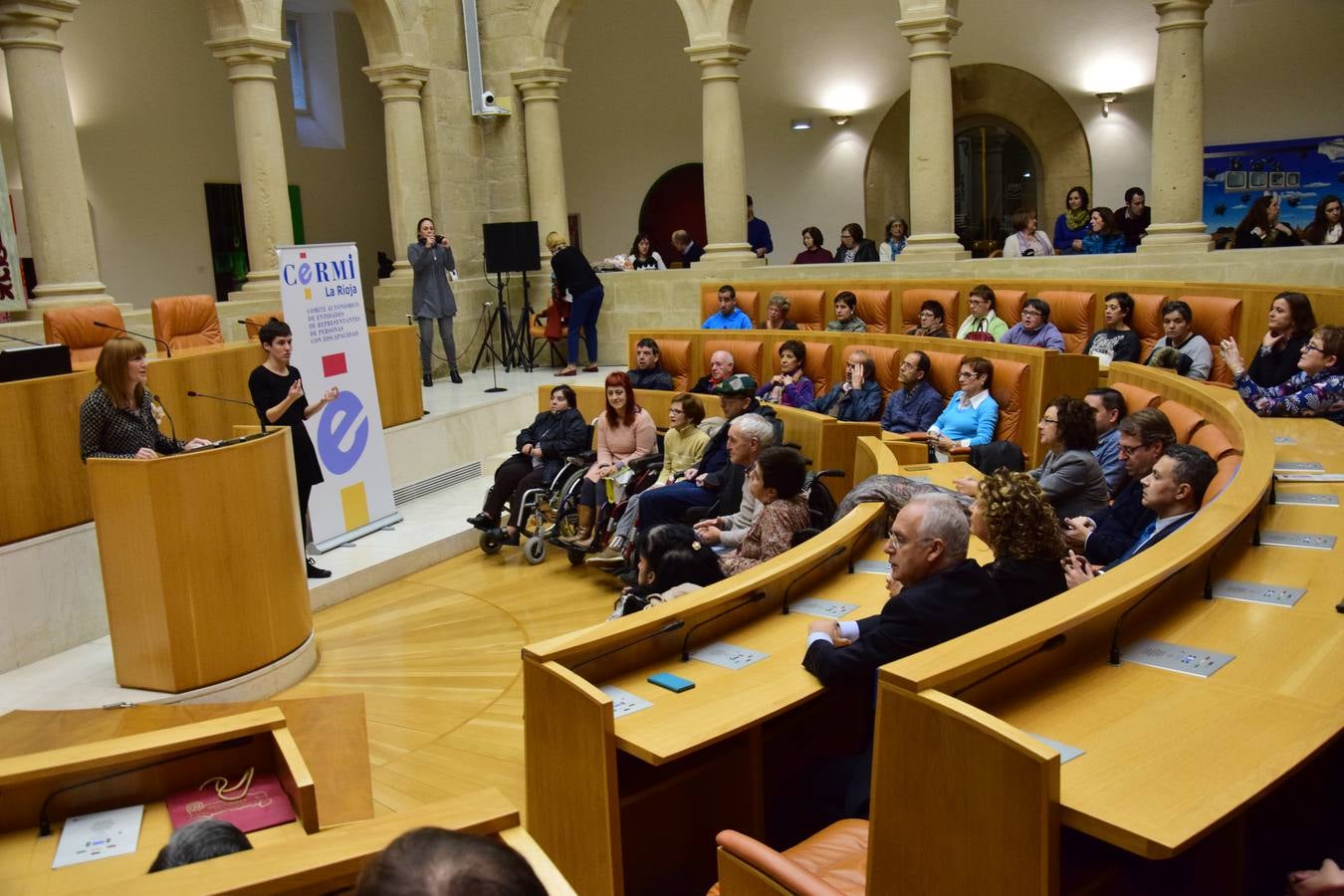 Acto del Día de la Discapacidad en el Parlamento riojano