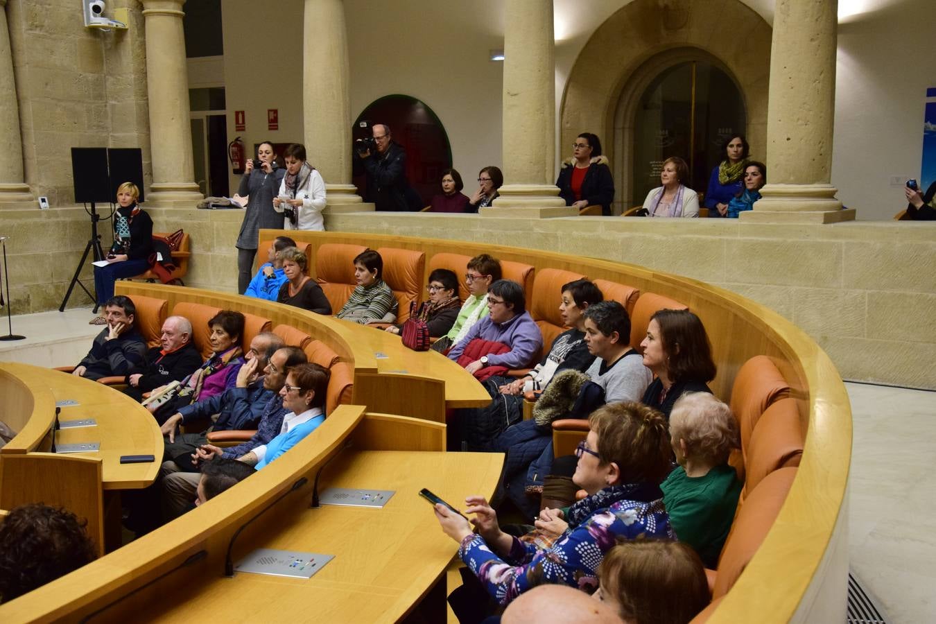 Acto del Día de la Discapacidad en el Parlamento riojano