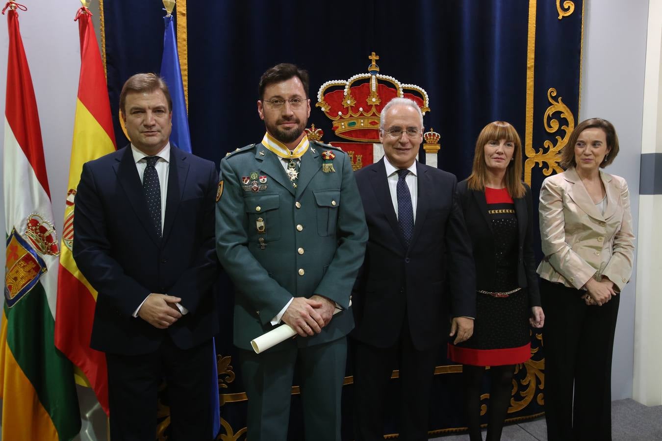 Condecoraciones de la Orden de Isabel la Católica y de la Orden del Mérito Civil