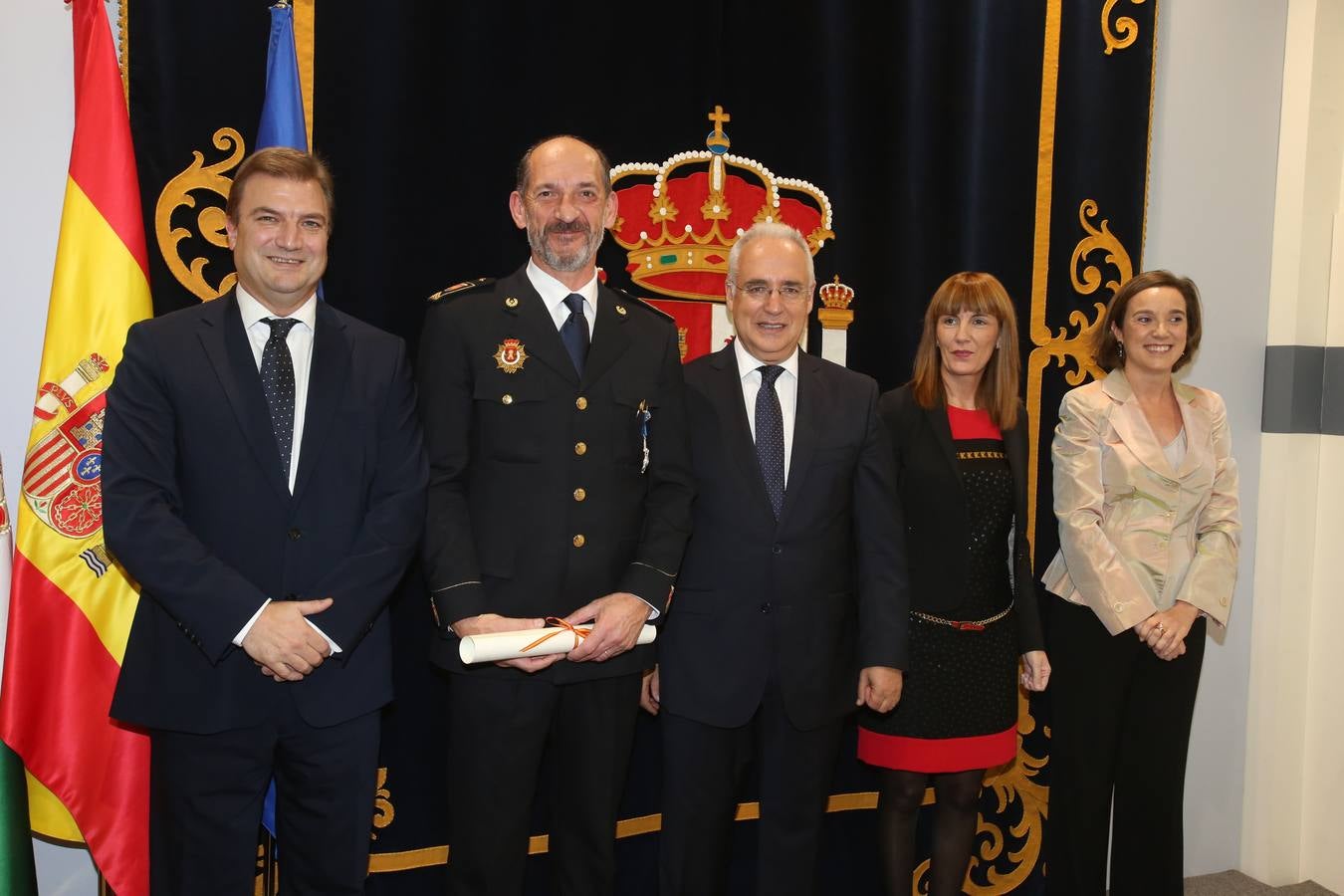 Condecoraciones de la Orden de Isabel la Católica y de la Orden del Mérito Civil