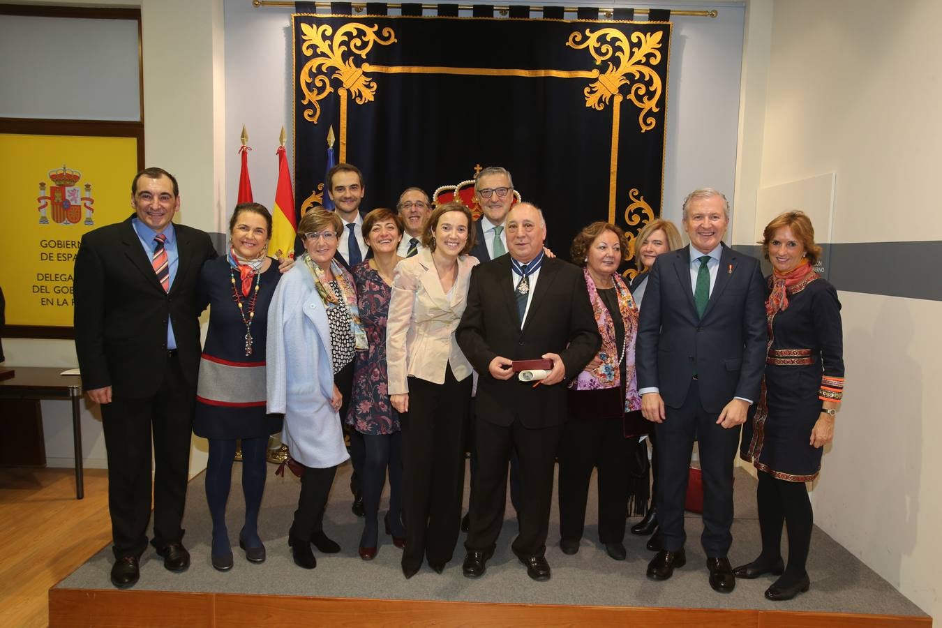 Condecoraciones de la Orden de Isabel la Católica y de la Orden del Mérito Civil