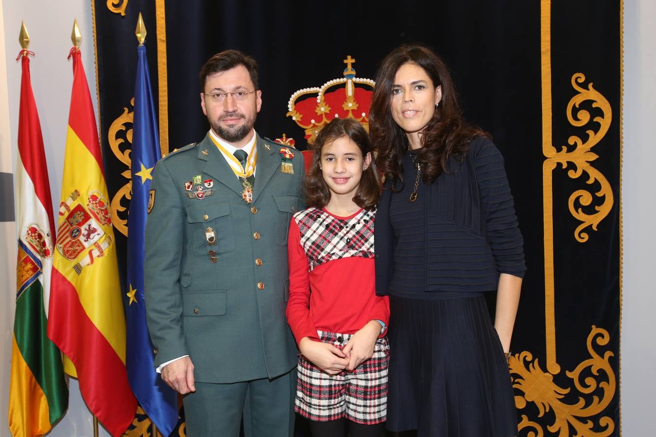 Condecoraciones de la Orden de Isabel la Católica y de la Orden del Mérito Civil