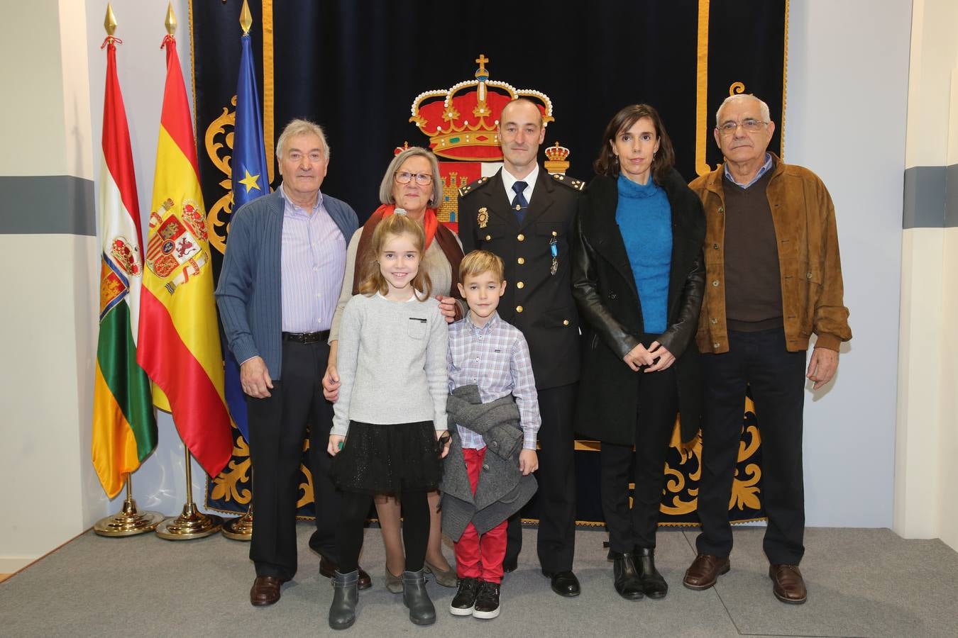 Condecoraciones de la Orden de Isabel la Católica y de la Orden del Mérito Civil