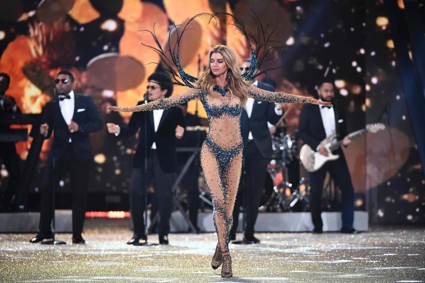 2016 Victoria's Secret Fashion Show