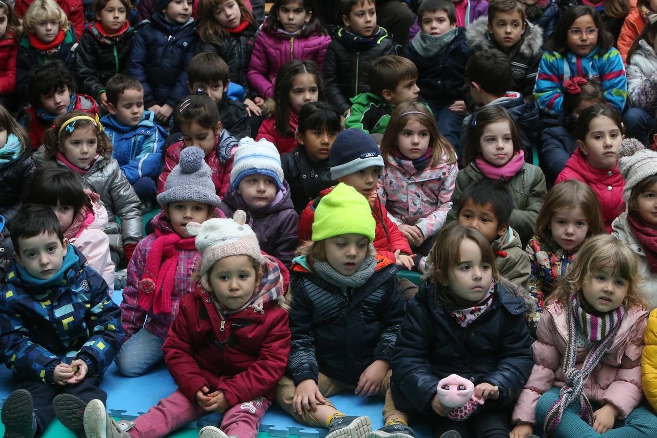 Setecientos alumnos disfrutan en el colegio Las Gaunas de la música de Pablo Sáinz Villegas